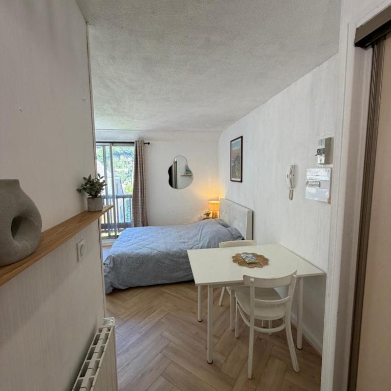 Studio au cœur de Luchon avec parking, télécabine à 600m - Apartamento de 1 dormitorio - 1