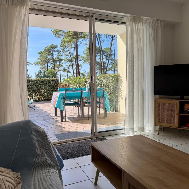 La Canopée - Conciergerieland - Two-Bedroom Deluxe Apartment with Garden View - 8