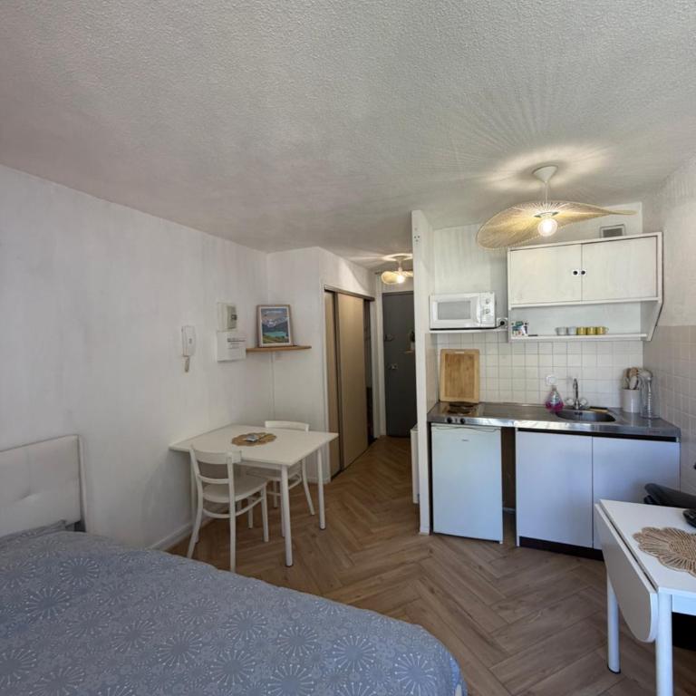 Studio au cœur de Luchon avec parking, télécabine à 600m - Apartamento de 1 dormitorio - 4