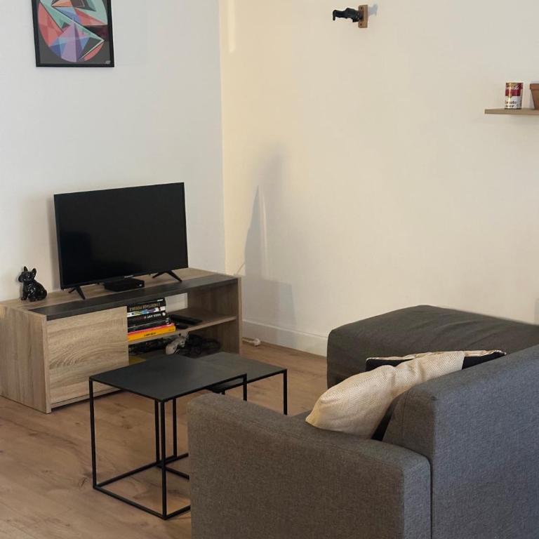 Appartement Calme avec Clim, Balcon et Parking Ovalie - Apartment mit 1 Schlafzimmer - 16