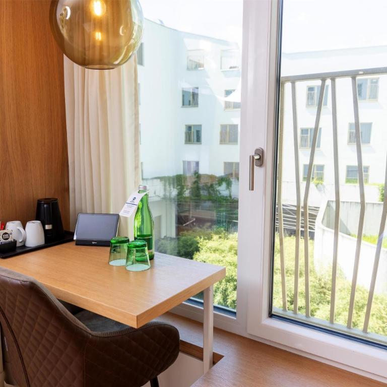 Best Western Hotel Spinnerei Linz - Standard Zimmer mit Queensize-Bett - 1