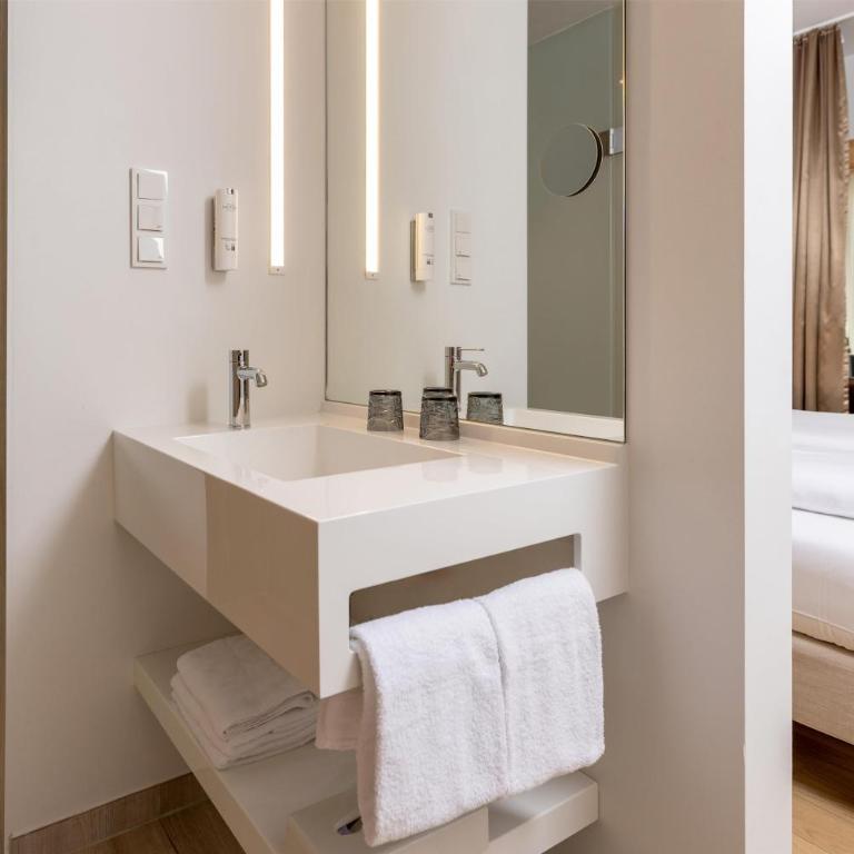 Best Western Hotel Spinnerei Linz - Standard Zimmer mit Kingsize-Bett - 1