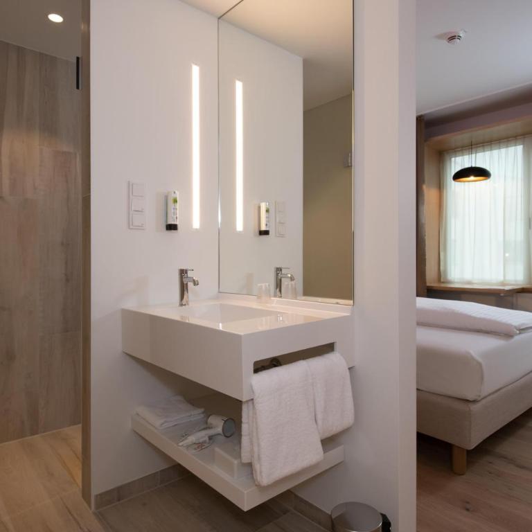 Best Western Hotel Spinnerei Linz - Standard Zimmer mit Queensize-Bett - 2