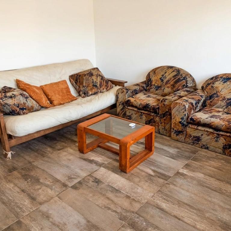 Casa con piscina y quincho, para familias - Casa de 2 dormitorios - 3