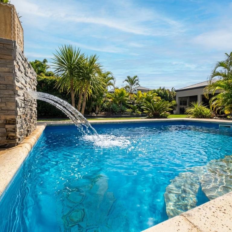 Casa con piscina y quincho, para familias - Casa de 2 dormitorios - 2