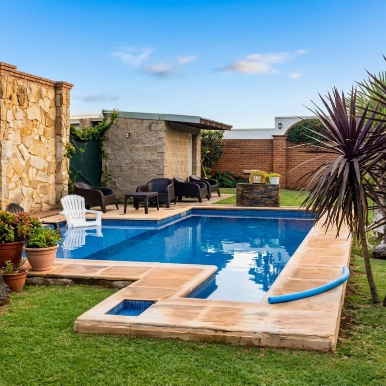 Casa con piscina y quincho, para familias - Casa de 2 dormitorios - 17