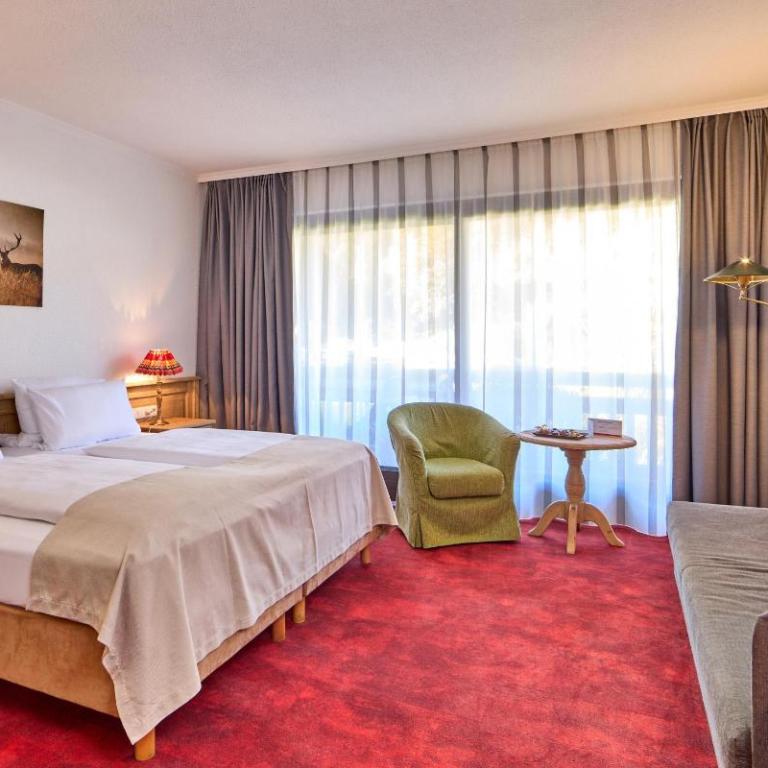 Berghotel Hammersbach, Sure Hotel Collection by Best Western - Standard Zimmer mit 1 Doppelbett und 1 Einzelbett – Balkon/separates Gebäude - 2