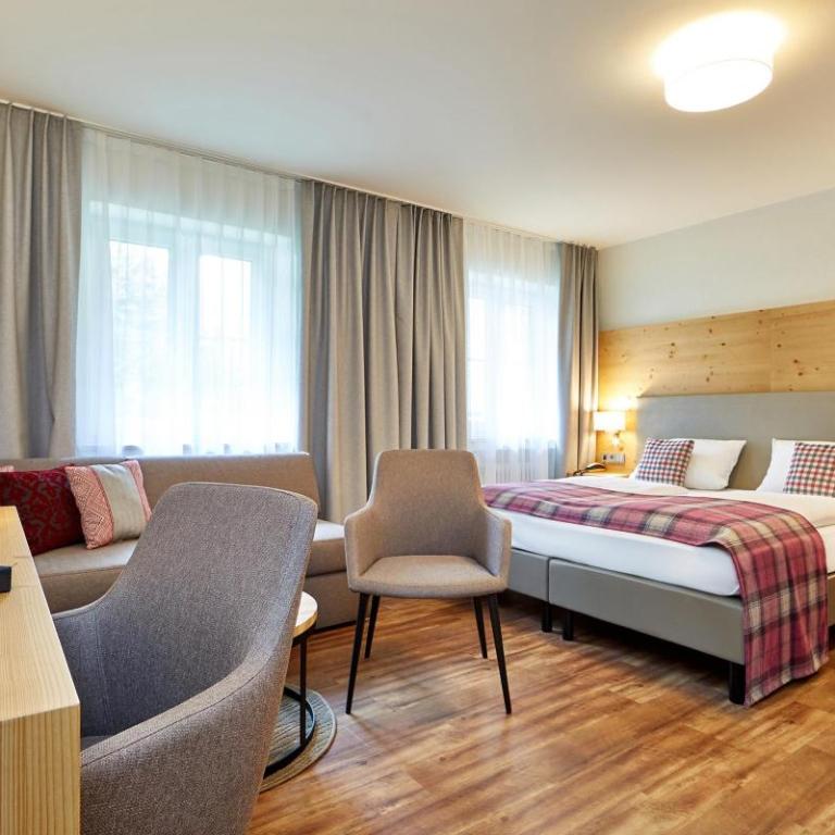 Berghotel Hammersbach, Sure Hotel Collection by Best Western - Apartment mit 1 Doppelbett und 2 Einzelbetten – Balkon/separates Gebäude - 3