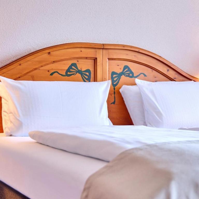Berghotel Hammersbach, Sure Hotel Collection by Best Western - Standard Zimmer mit 1 Doppelbett und 1 Einzelbett – Balkon/separates Gebäude - 8