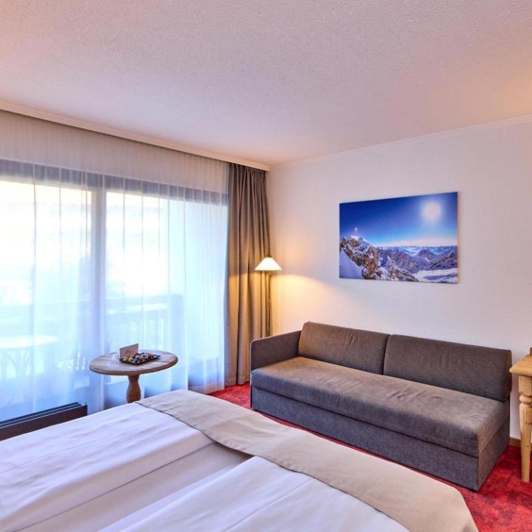 Berghotel Hammersbach, Sure Hotel Collection by Best Western - Standard Zimmer mit 1 Doppelbett und 1 Einzelbett – Balkon/separates Gebäude - 9