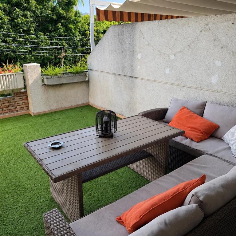 Alhambra Tropical - Terraza Oasis Smart TV y Relax a 7min de la Playa - Apartamento de 2 dormitorios - 1