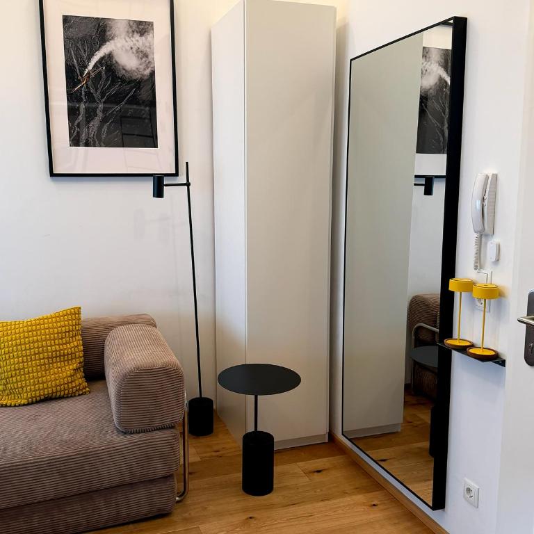 Microloft City Innsbruck - Apartment mit 1 Schlafzimmer - 10
