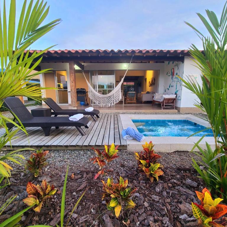Casa Campestre en zona exclusiva con Jacuzzi, a 10 min del aeropuerto, 20 min parque del café, WiFi, parqueadero privado, vigilancia 24 hrs y amplias zonas sociales - Casa de 2 dormitorios - 21