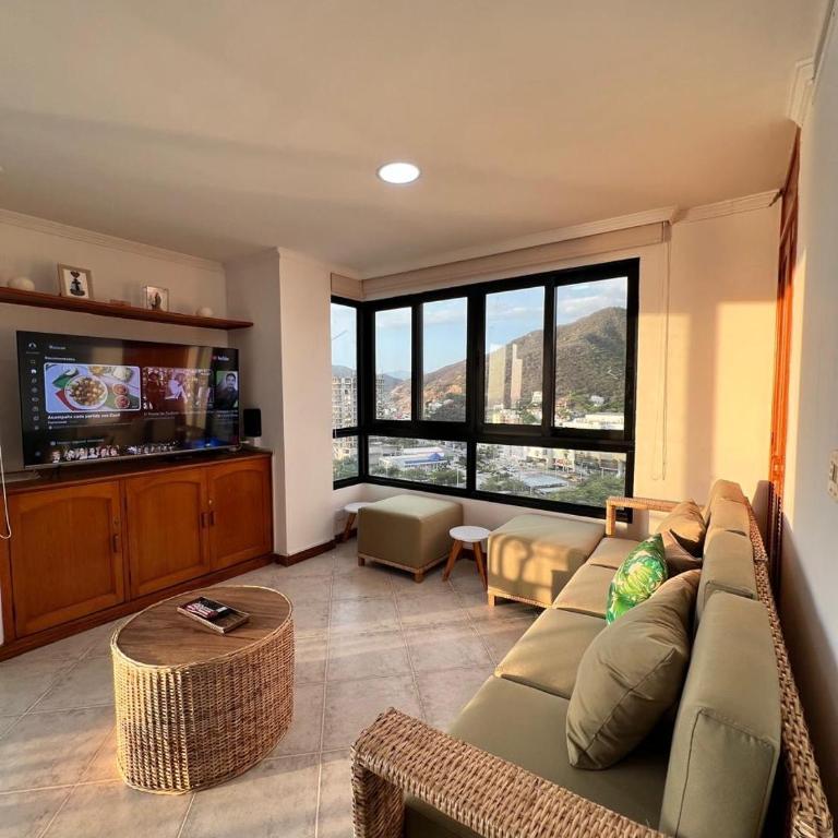 Apartamento familiar con vista al mar en el Rodadero - Three-Bedroom Apartment - 11