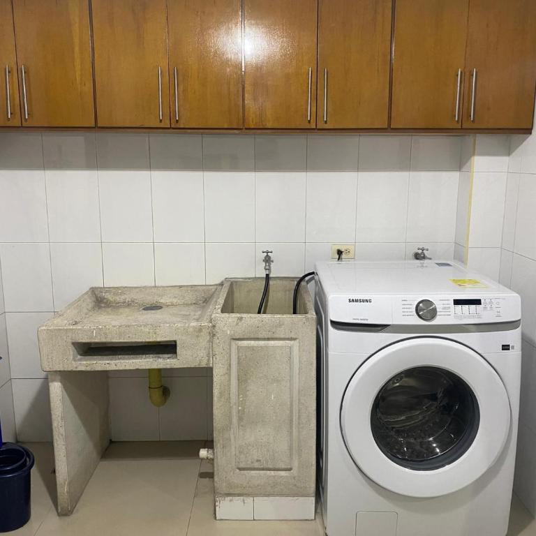 Comfortable apartment, VERY good location with a pool - Apartamento de 3 dormitorios - 11