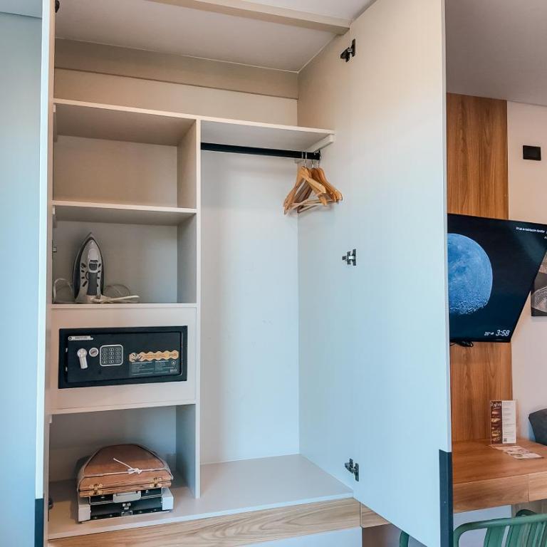 Hotel Ryo 74B Suites by Growing Group - Superior Queen Room - 10