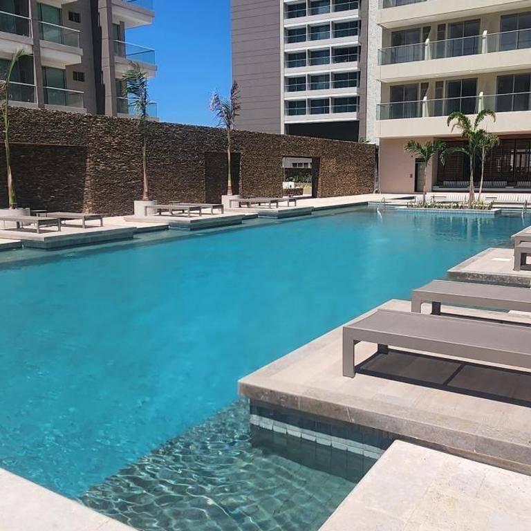 Steps to the beach beautiful views infinity pool - One-Bedroom Apartment - 19