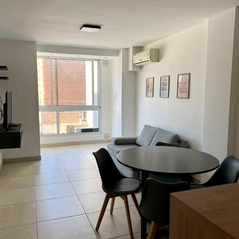 Depto renovado y luminoso, Pellegrini y Oroño, Parque Independencia - One-Bedroom Apartment - 2