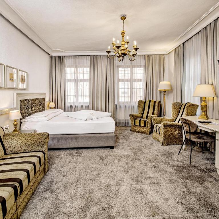Hotel Goldener Adler, BW Signature Collection - Deluxe Doppelzimmer - 6