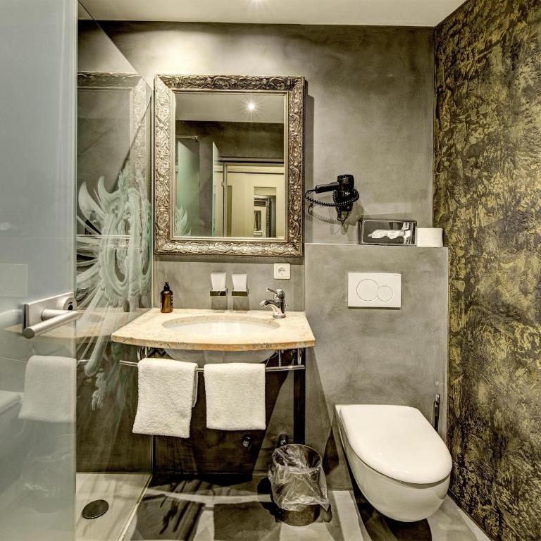 Hotel Goldener Adler, BW Signature Collection - Deluxe Doppelzimmer - 7
