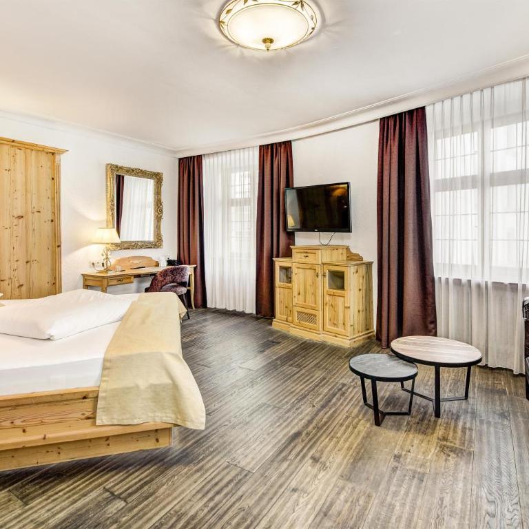 Hotel Goldener Adler, BW Signature Collection - Deluxe Doppelzimmer - 9