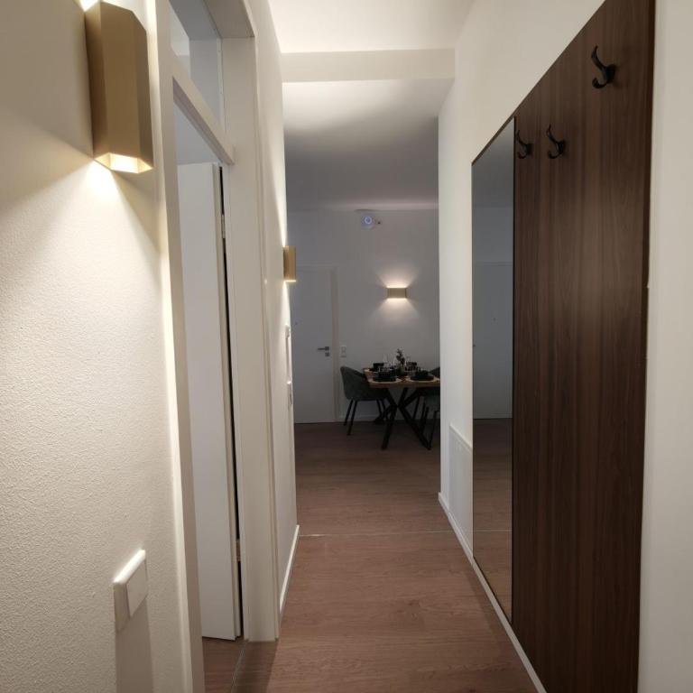 Homely Stay City Apartments - Apartment mit 1 Schlafzimmer und Terrasse - 18