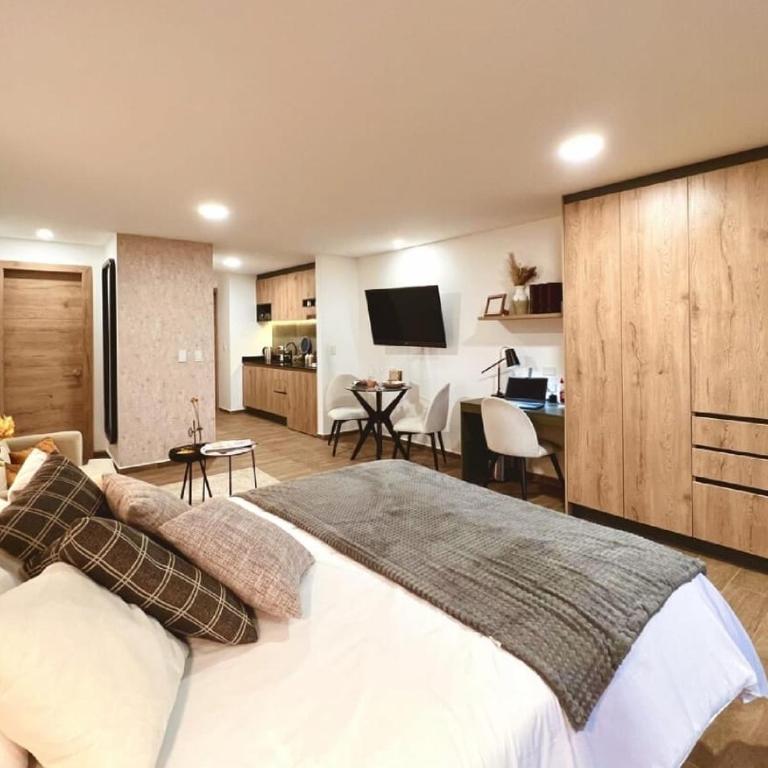 Studio con Balcón y area BBQ junto a Scala, Cumbayá - One-Bedroom Apartment - 2