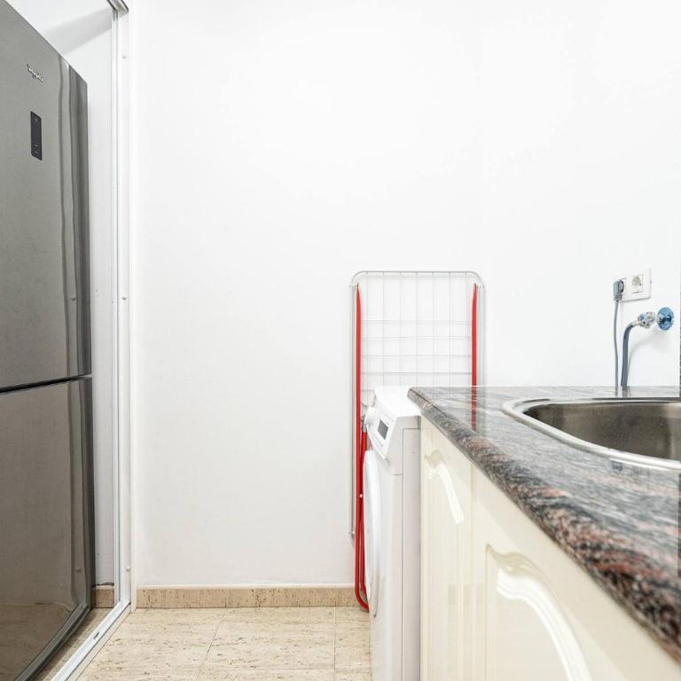Charming 2BR with Pool Terrace AC - Apartamento - 13
