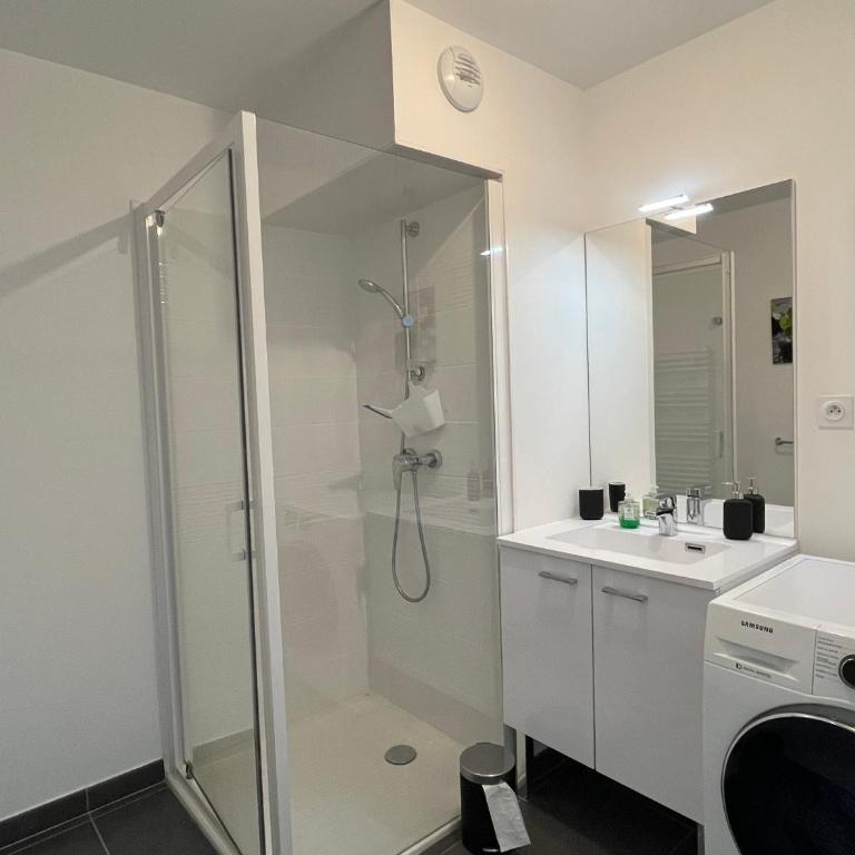 Appartement Tout Confort à Arzon - Proche Plage du Fogeo, Commerces et Activités - FR-1-639-30 - Appartement - 11