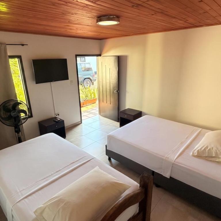 Hotel San Pedro - Habitación Triple con baño privado - 2