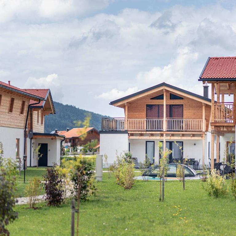 Chalet in Inzell with Pool & Alpine View - Chalet mit 3 Schlafzimmern - 2