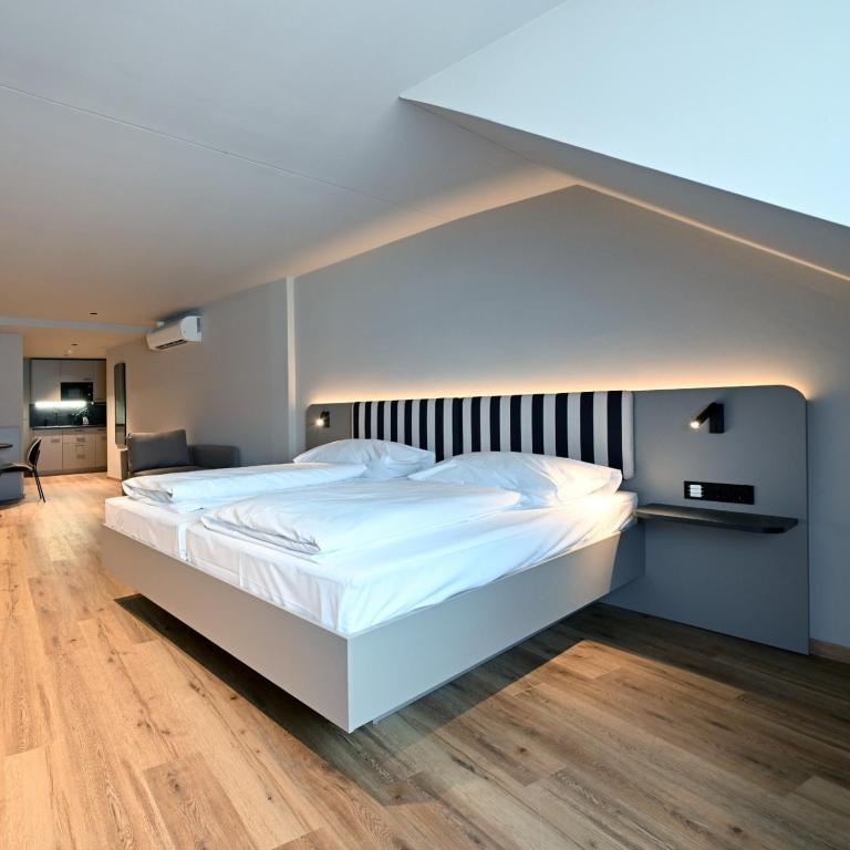 WYSE Apartments Nürnberg City, klimatisiert, vollausgestattete Kitchenette, 24h Check-in, Metro - Appartamento Deluxe con 1 Camera da Letto e Vista Città - 1
