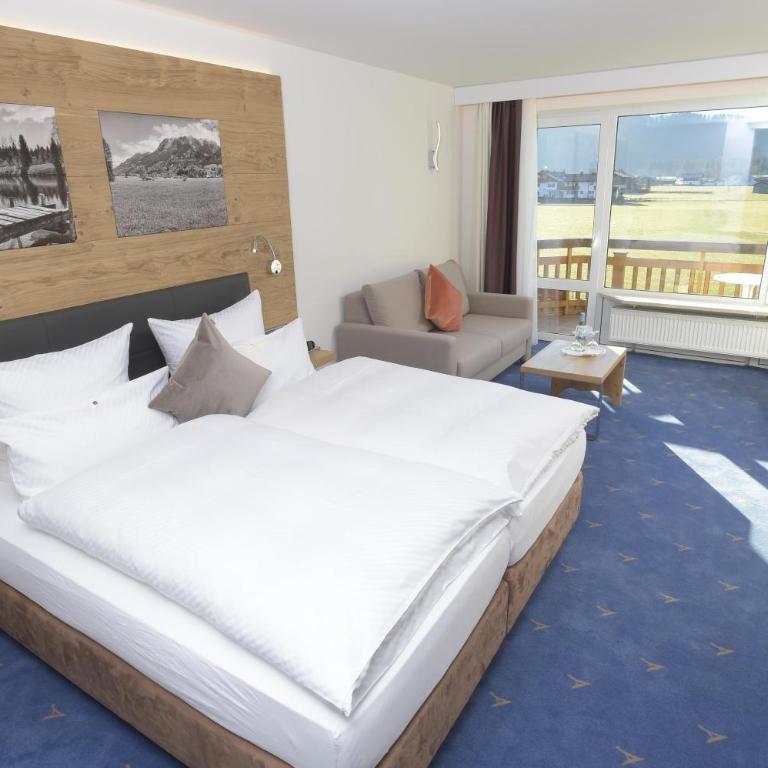 Alpenhof Oberstdorf Hotel & SPA, Signature Collection by BW - Deluxe Doppelzimmer mit Panoramablick auf die Berge - 4