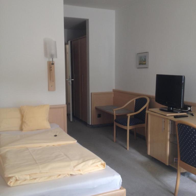 Hotel Vier Jahreszeiten - Einzelzimmer mit Balkon - 5