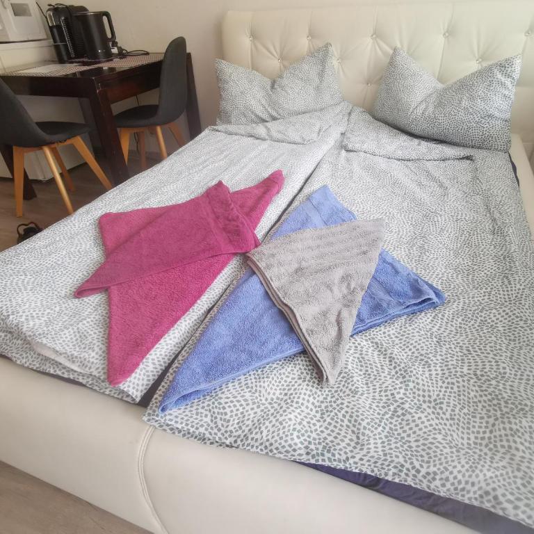 close to citycenter, 5 min metro U1, 50 m bus, - Apartamento de 1 dormitorio - 3