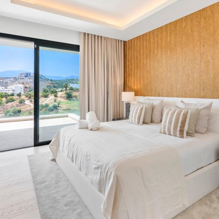 VACATION MARBELLA I Villa Status, Private Pool, BBQ, Rooftop Terrace, 5 BDRS, Luxury Villa, 5min to the Beach - Villa Supérieure - 35