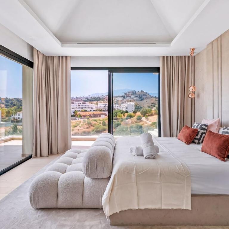 VACATION MARBELLA I Villa Status, Private Pool, BBQ, Rooftop Terrace, 5 BDRS, Luxury Villa, 5min to the Beach - Villa Supérieure - 14