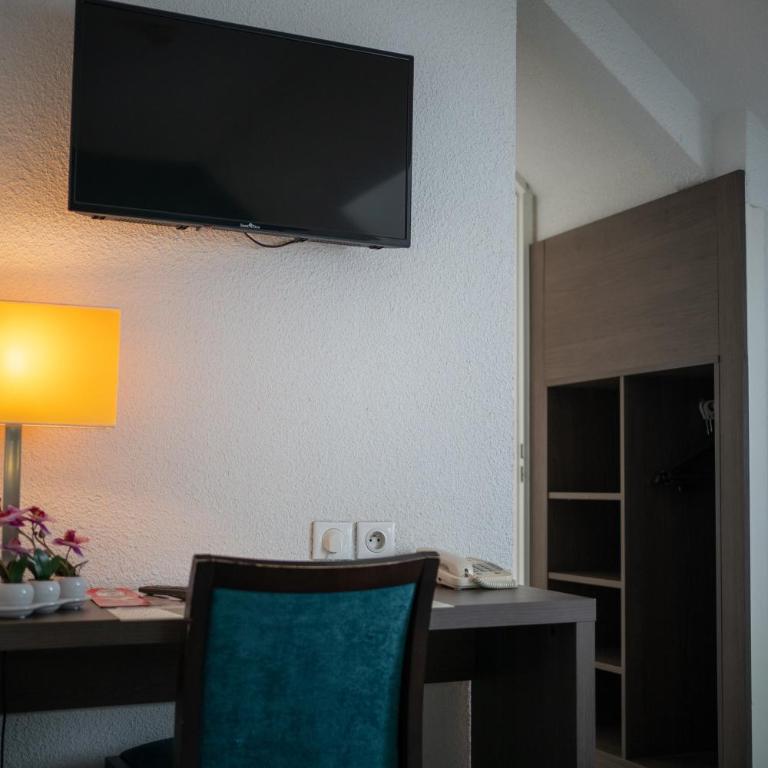 Hôtel Miramont - Chambre Double - Vue sur Montagne - 13