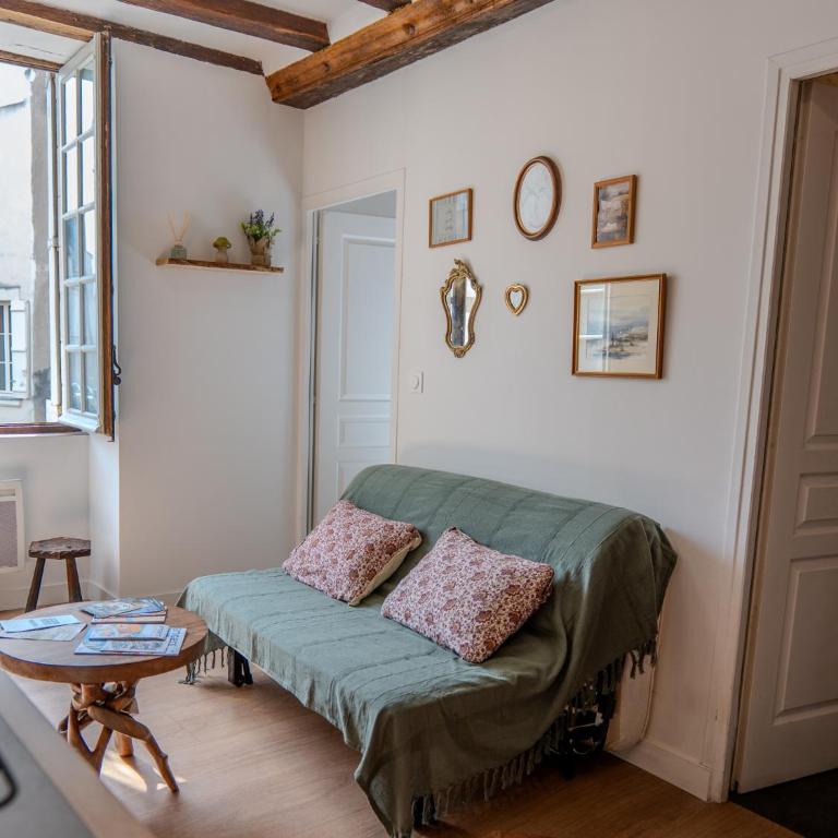 Appartement de charme - Cœur de la Doutre - Angers - 4 à 6 personnes - Two-Bedroom Apartment - 2