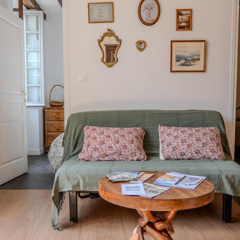 Appartement de charme - Cœur de la Doutre - Angers - 4 à 6 personnes - Two-Bedroom Apartment - 6