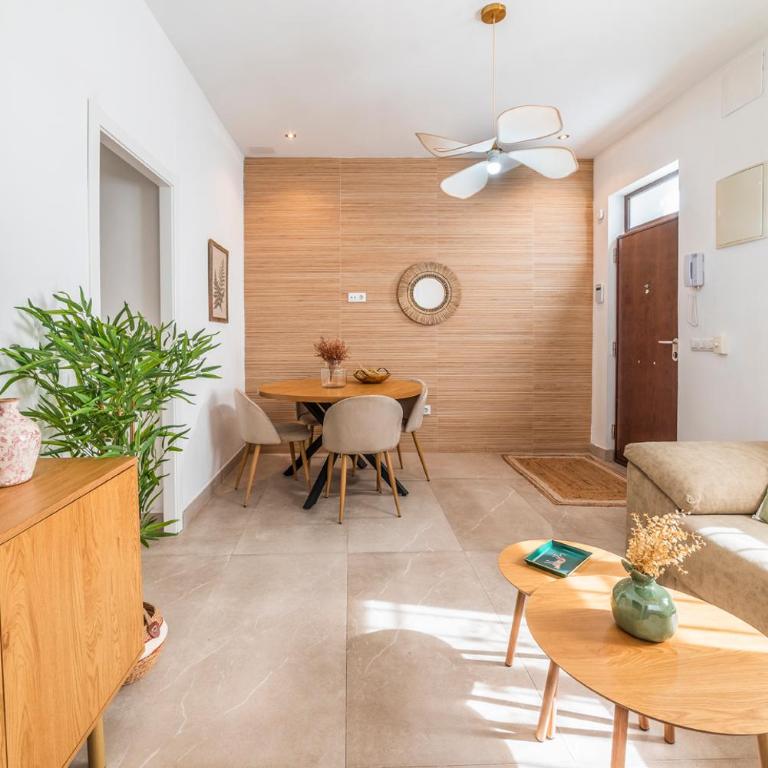 Home2Book Seville House with Private Rooftop - Casa de 2 dormitorios - 1