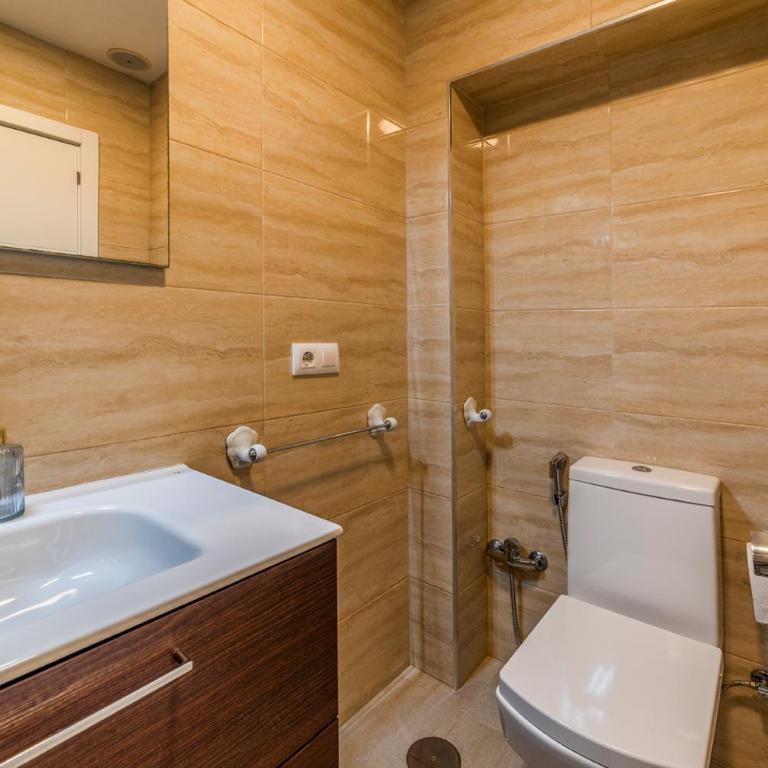 Home2Book Seville House with Private Rooftop - Casa de 2 dormitorios - 16