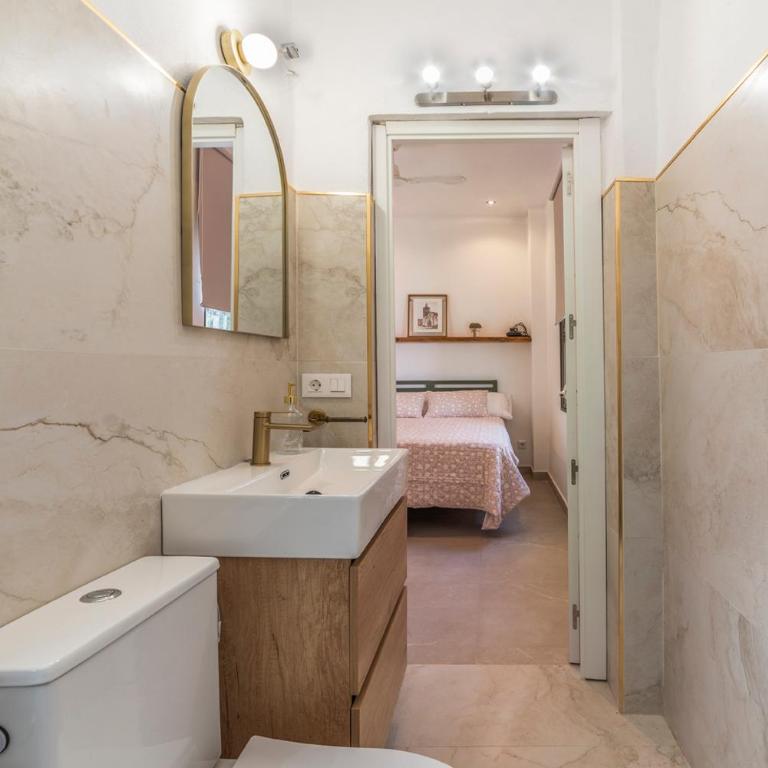 Home2Book Seville House with Private Rooftop - Casa de 2 dormitorios - 26
