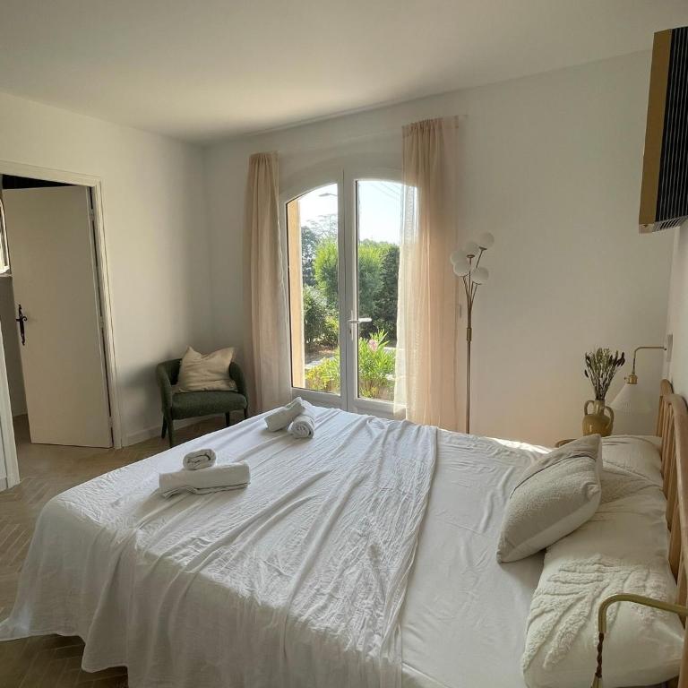 4 Bedrooms Villa Pool near sea - Villa - Vue sur Jardin - 34