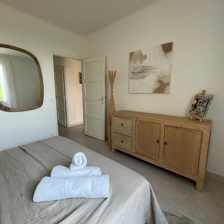 4 Bedrooms Villa Pool near sea - Villa - Vue sur Jardin - 43