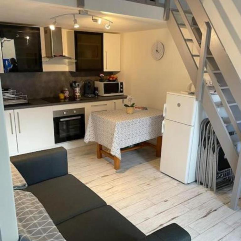 À 300 m de la plage - Terrasse, climatisation & parking privé - Appartement 2 Chambres - 1