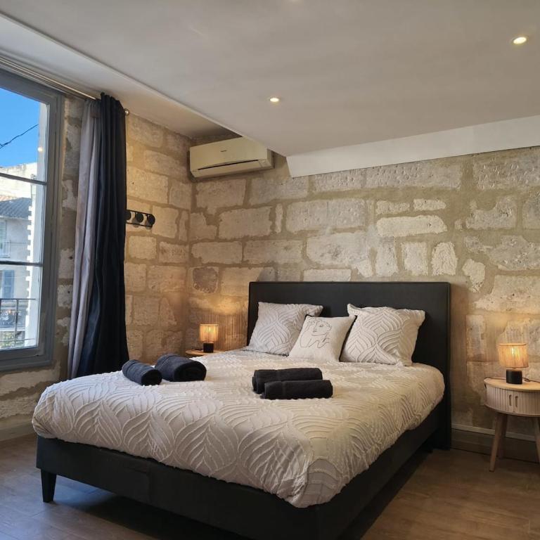 Le Mistral, appartement climatisé intramuros avec terrasse , proche palais des papes et pont d'Avignon - Appartement 2 Chambres - 1