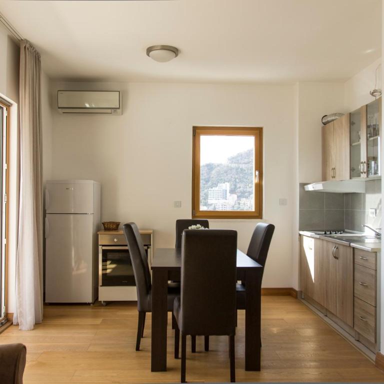 Apartment-Hotel Vila Petrovic-Becici - Deluks Apartman s Pogledom na More - 21