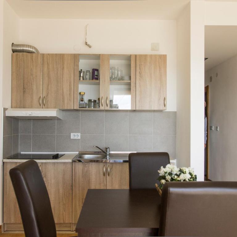 Apartment-Hotel Vila Petrovic-Becici - Deluks Apartman s Pogledom na More - 19