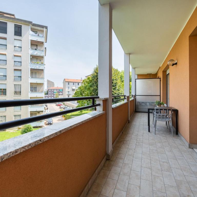 Valtorta Living - Elegant 3BR Apartment MM Turro - Three-Bedroom Apartment - 57